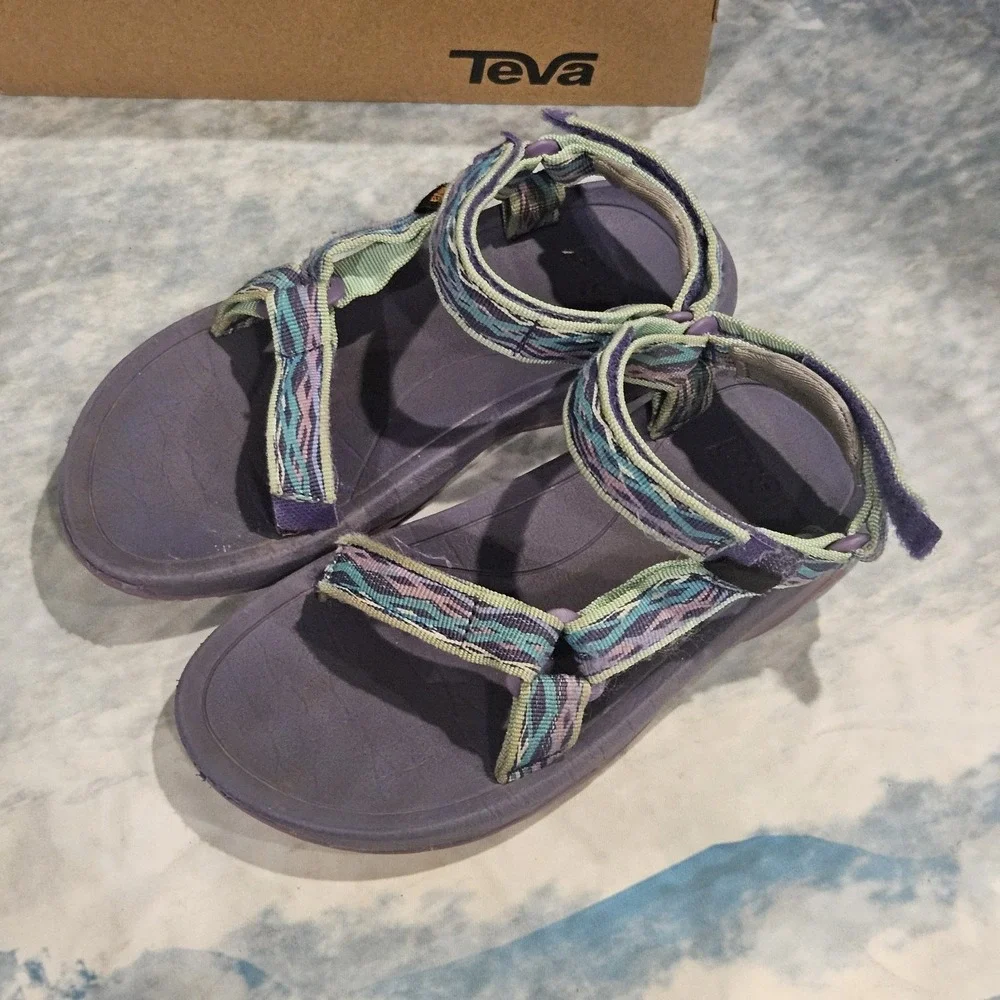Teva Hurricane XLT Kids Girls Size 2‎ Outdoor Hiking Sport Sandals Purple